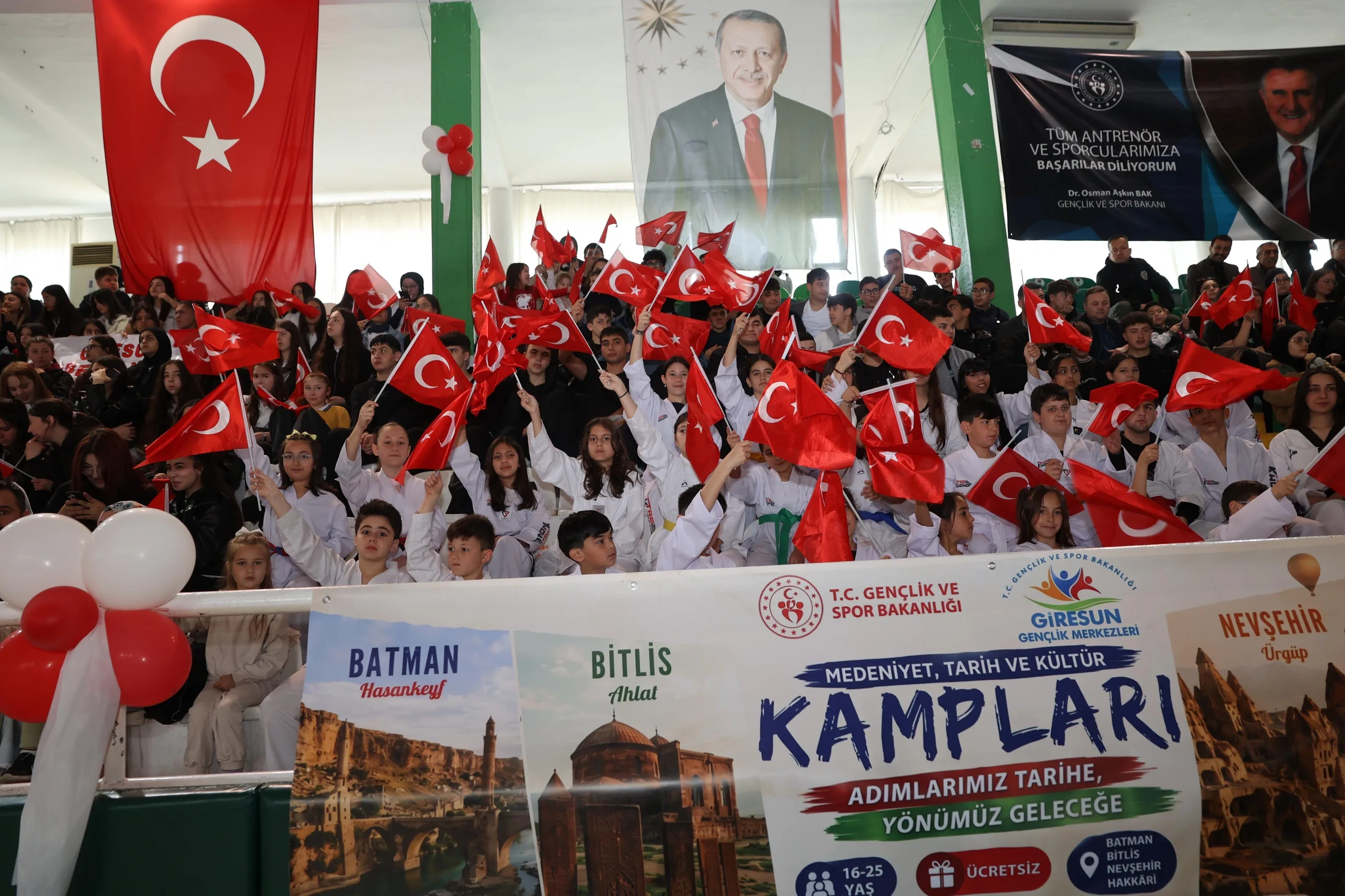 Giresun’da 19 Mayıs Coşkusu Gençlerin Gösterileriyle Taçlandı
