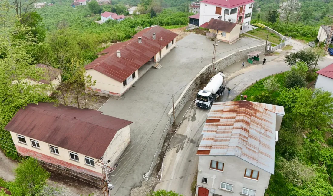 Giresun Belediyesi, kent genelinde sürdürdüğü üstyapı ve çevre düzenleme çalışmalarını