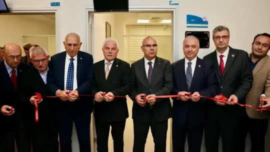 Giresun’da Dr. Ahmet Turan Kartal’ın Hatırası Hastanede Yaşatılacak Giresun Eğitim ve Araştırma Hastanesi’ne yapılan tıbbi cihaz bağışı, merhum