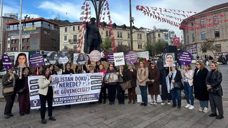 Giresun Kadın Meclisi, gerçekleştirdiği basın açıklamasında, Türkiye’de artan şüpheli kadın