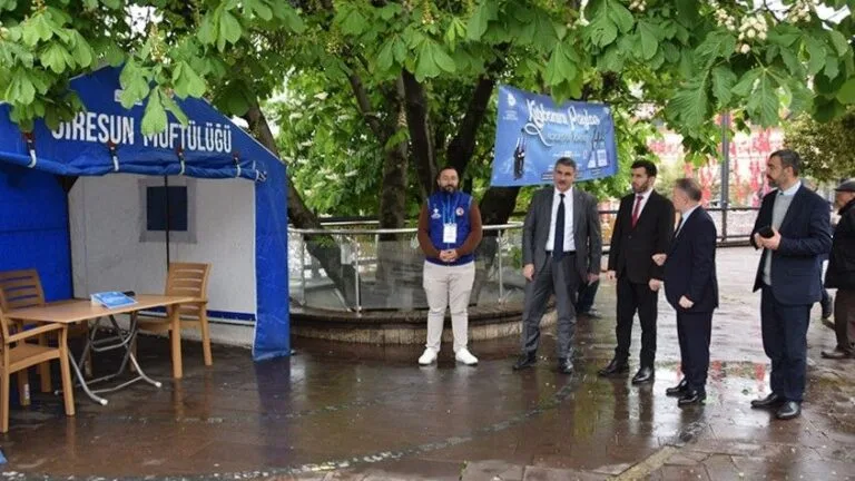 Vekaletle Kurban Bağış ve Tanıtım Standı Açıldı Diyanet İşleri Başkanlığı ile Türkiye Diyanet Vakfının ortaklaşa gerçekleştirdiği “2026
