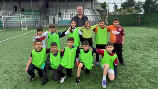 Giresun Merkez’de İlkokul Öğrencileri İçin Futbol Şenliği Başladı Giresun Merkez ilçede ilkokul 3. ve 4. sınıf öğrencilerine yönelik