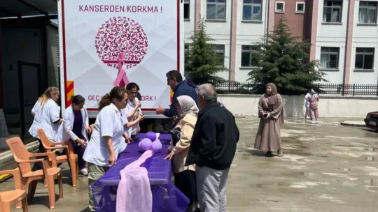 Giresun’da Mobil Kanser Tarama Aracı Piraziz’de Hizmete Başladı Sağlık Bakanlığı tarafından Giresun’a tahsis edilen Mobil Kanser Tarama Aracı,