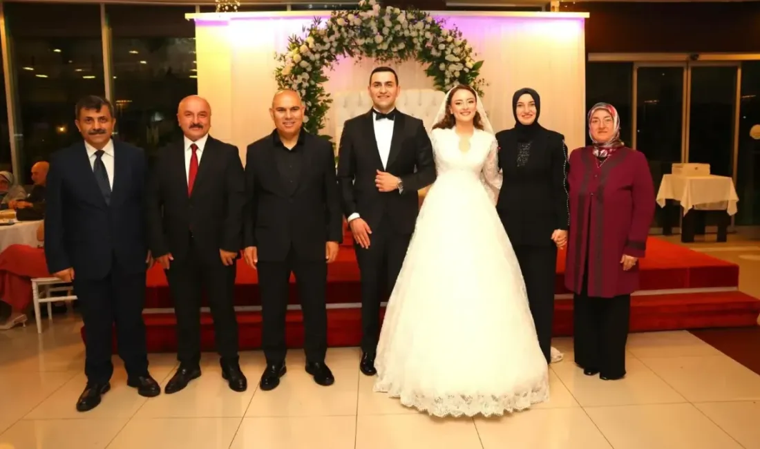 Giresun’da Tekin ve Aygün Ailelerinin Mutlu Günü, Genç Çift Dünyaevine Girdi Giresun Valiliği İl Basın ve Halkla İlişkiler Müdürü Ömer Tekin,