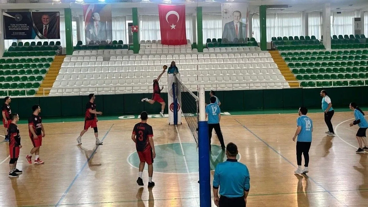 Giresun’da kurum ve kuruluşlar arası voleybol ligi, ikinci etap grup