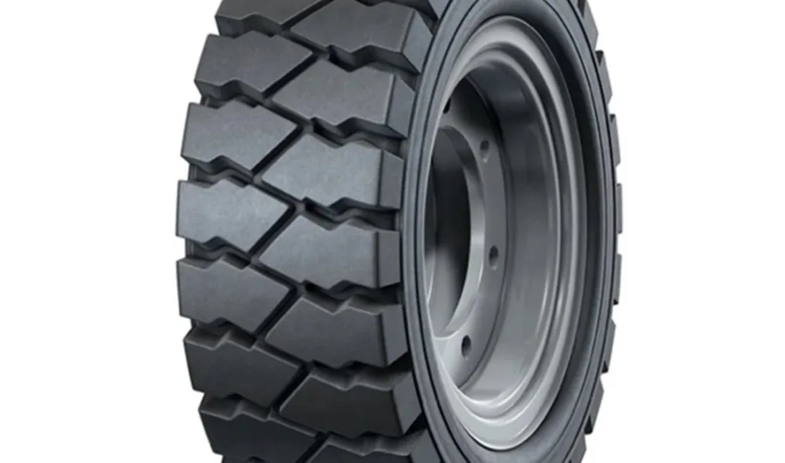 Kaygan Yüzeylerde Forklift Hakimiyeti ve Riskler Endüstriyel sahalarda ıslak ve