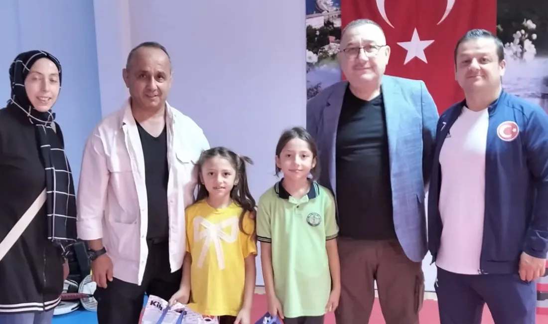 Piraziz’de Nehir ve Irmak Cörüt’e Anlamlı Ödül: Bayrağa Saygı Ödülsüz Kalmadı Piraziz’de yerde bulunan Türk bayrağını kaldırarak gösterdikleri duyarlılıkla takdir toplayan