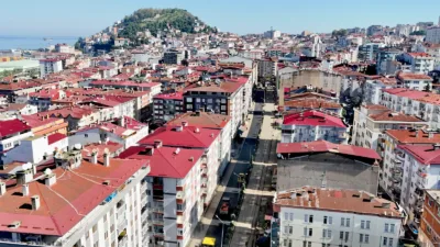 Giresun Belediyesi, altyapı nedeniyle bozulan yolları yeniliyor. Beş cadde ve