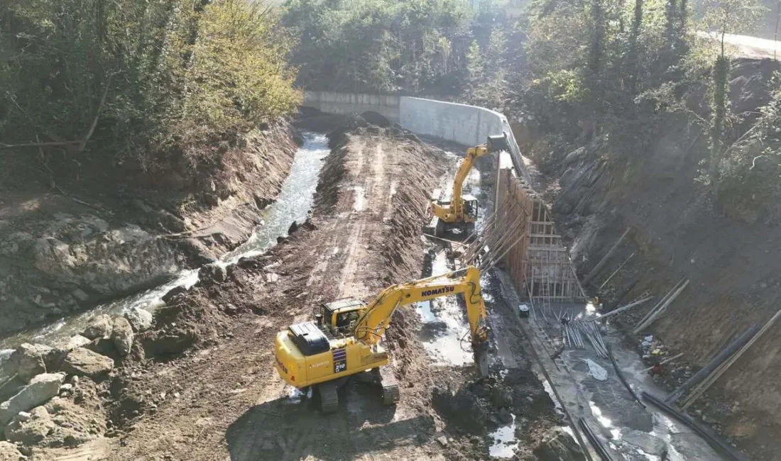 Giresun Keşap'ta DSİ 22. Bölge Müdürlüğü'nün başlattığı taşkın kontrol inşaatı,