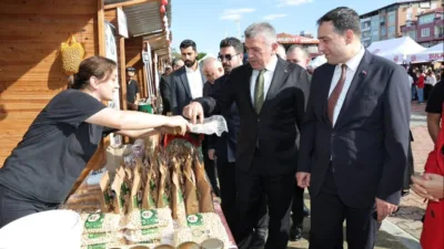 Giresun'un Bulancak Belediyesi'nin düzenlediği 3. Fındık ve Gastronomi Festivali, yoğun
