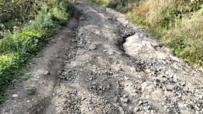 Giresun'un Dereli ilçesinde köylüler, yıllardır bakımsız olan yolları nedeniyle yetkililerden